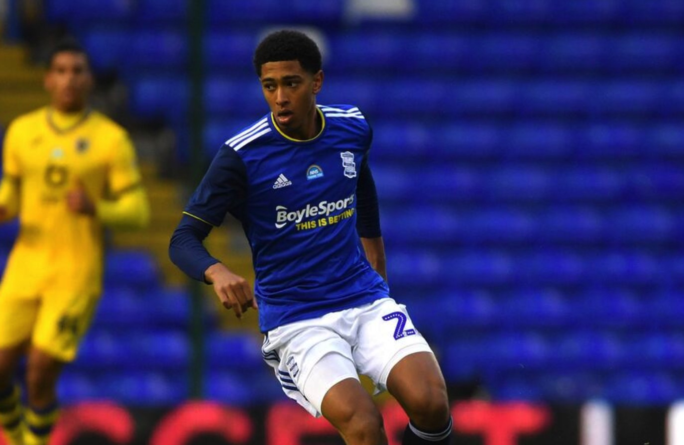 官方：拉姆斯代尔租借加盟纽卡斯尔联；据悉租借费为400万镑（纽卡斯尔联官宣租借拉姆斯代尔，租借费约400万英镑）