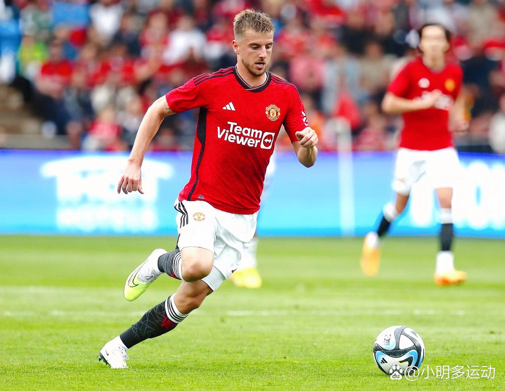 上任后首次露面，国足新帅邵佳一现场观战中国U22vs越南U22（履新首秀！国足新帅邵佳一现场考察中国U22对阵越南U22）