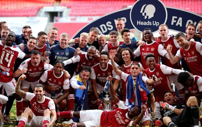 赞布罗塔：尤文必须相信弗拉霍维奇，他重新成为强大的前锋（赞布罗塔：尤文该信任弗拉霍维奇，他已找回强力前锋本色）