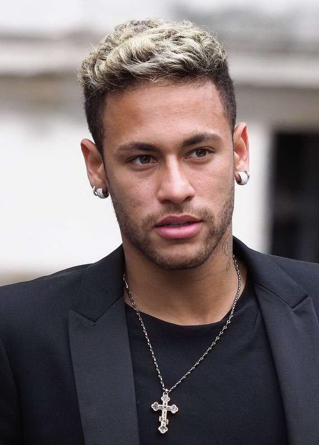 记者：于帕在穆西亚拉等3人续约后改变了自己的续约诉求（记者：穆西亚拉等三人完成续约后，于帕调整了自己的续约要求）