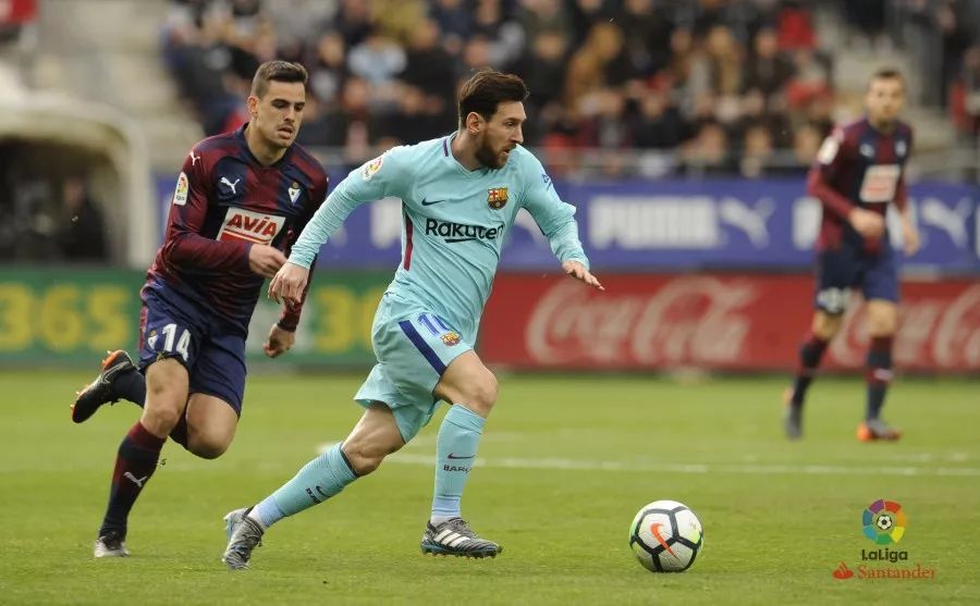 曼联错失良机，西汉姆联打击与英超联赛影响（曼联挥霍良机，西汉姆重击引发英超连锁反应）