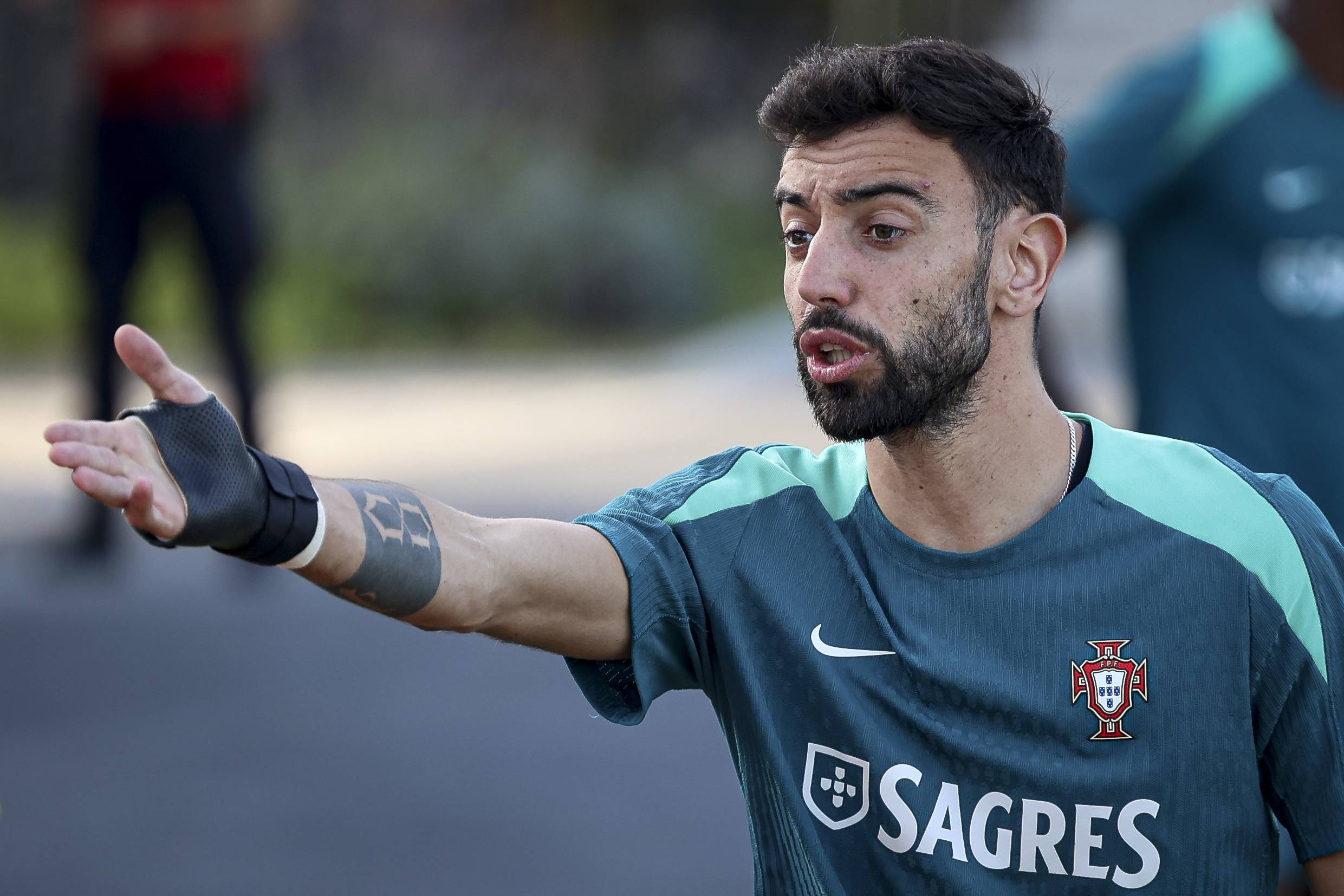 拒绝续约！武汉三镇顶薪留不住前恒大国脚，北京国安有望成新下家（前恒大国脚拒续约武汉三镇，顶薪难挽留，北京国安或成新东家）