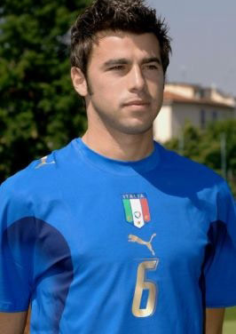 橙衣军团来袭！荷兰第12次跻身世界杯正赛，此前3次获得亚军（橙衣军团再出征：荷兰第12次晋级世界杯正赛，曾三度屈居亚军）