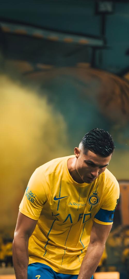 威尼斯客场1比1战平阿维利诺，斯特罗帕带队取分（斯特罗帕率威尼斯客场1-1战平阿维利诺，成功拿分）